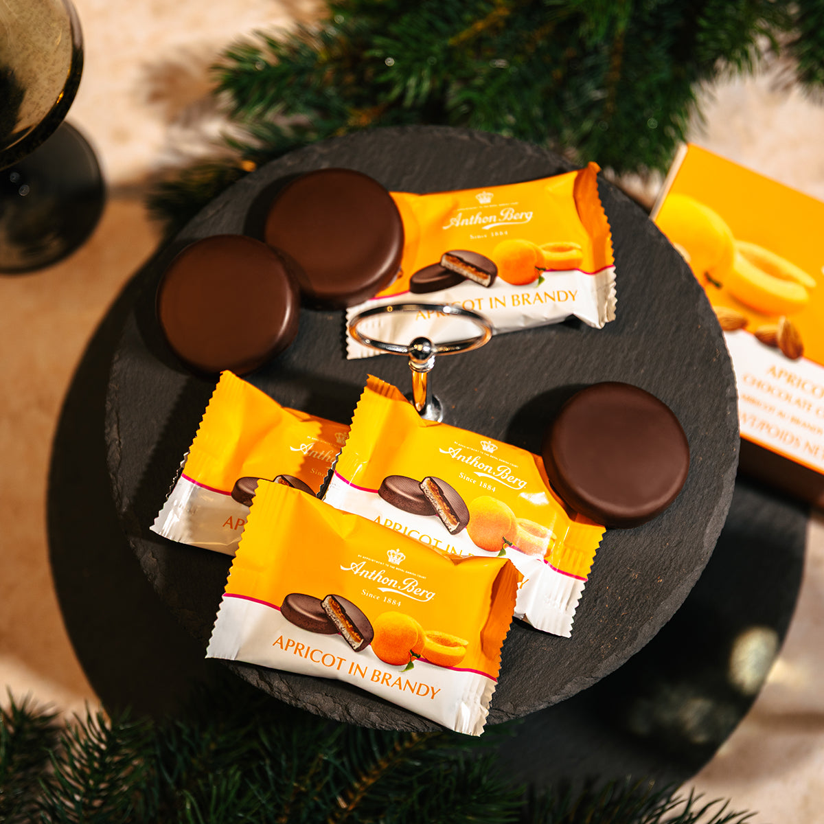 Anthon Berg - Snack Dolci all'Albicocca Ricoperti di Cioccolato, Ripieni di Marzapane e Brandy | 220g