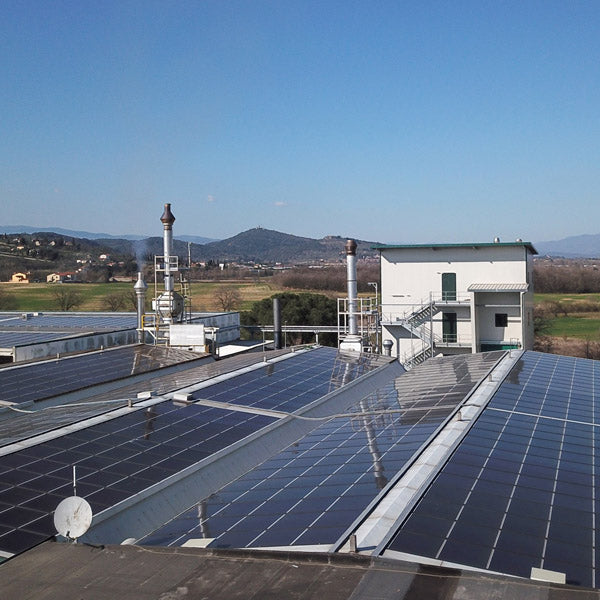 I pannelli fotovoltaici nell'azienda toscana Caffè Corsini